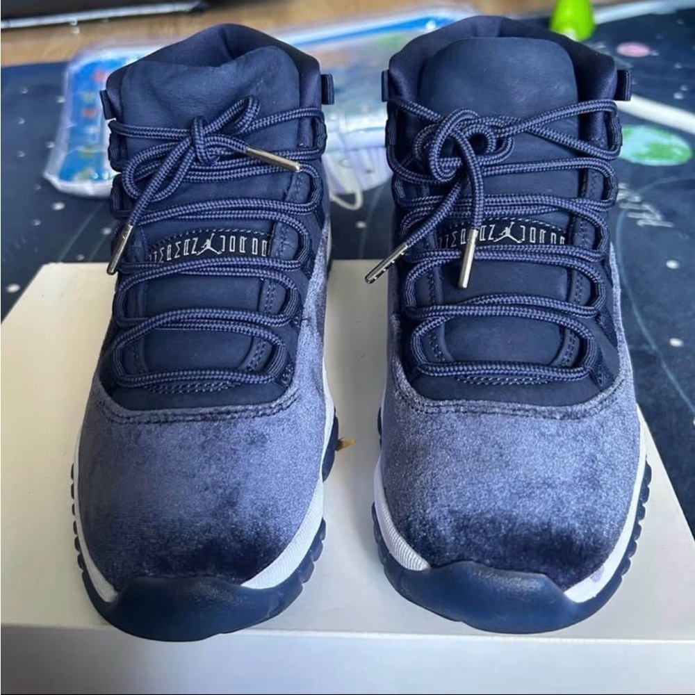 Jordan Velvet High-Top Sneakers - Black/Gray with Gold Jumpman - Picture 2 of 3